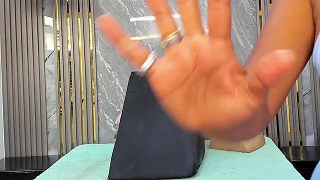 CiaraHarris online show from November 5, 2025, 7:17 pm