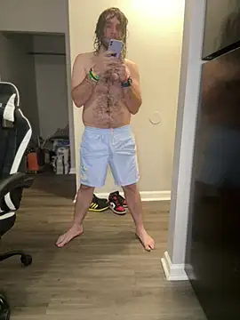 4kUsh2Fashion0 online show from December 10, 2024, 9:00 pm