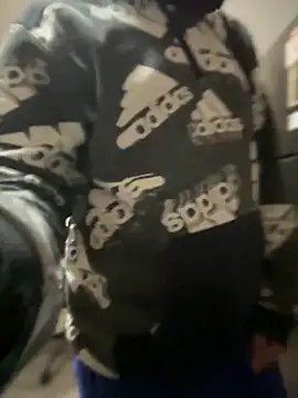 4kUsh2Fashion0 online show from March 5, 2025, 7:06 pm