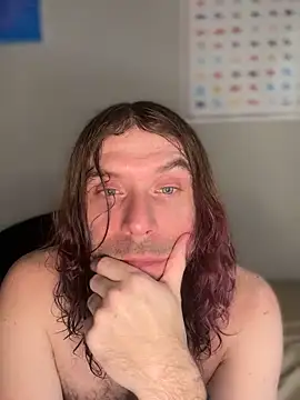 4kUsh2Fashion0 online show from February 17, 2025, 6:17 pm