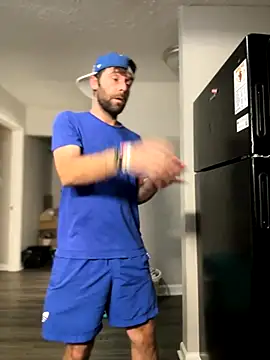 4kUsh2Fashion0 online show from October 3, 2025, 3:02 pm