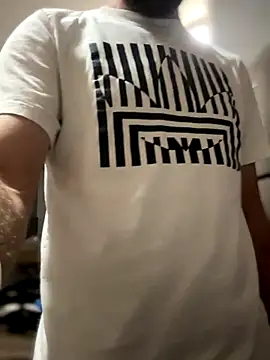 4kUsh2Fashion0 online show from October 10, 2025, 1:34 pm