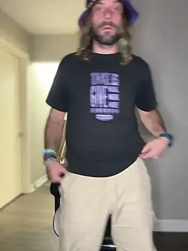 4kUsh2Fashion0 online show from January 12, 2025, 2:56 am