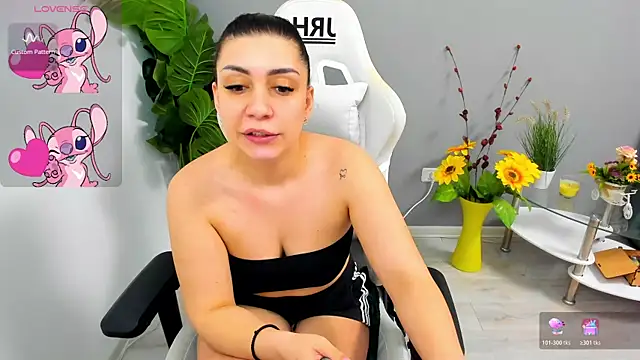 EveEvian online show from April 8, 2026, 3:35 pm