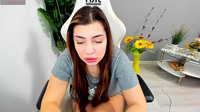 EveEvian online show from February 24, 2026, 11:55 am