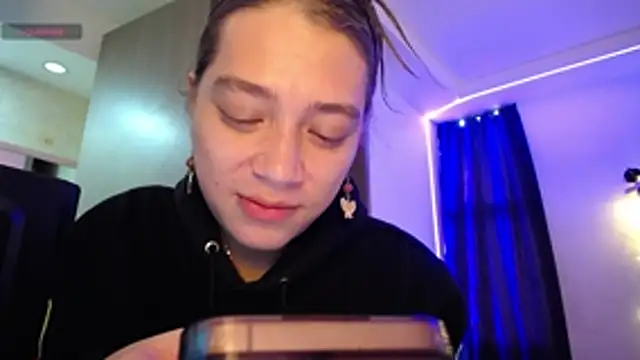 Marilyncoopers online show from May 26, 2026, 6:39 pm