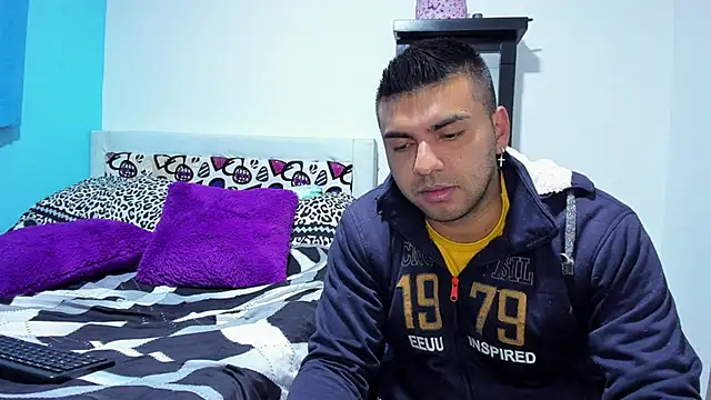 2ScarletandRyan8 online show from March 20, 2025, 9:04 am