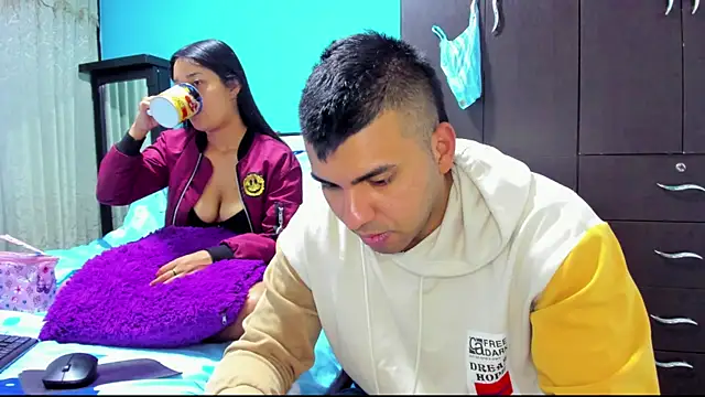 2ScarletandRyan8 online show from November 28, 2025, 10:04 am