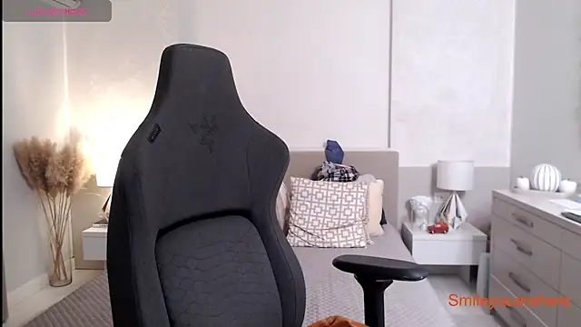 Smileyouarehere online show from October 22, 2025, 1:49 am