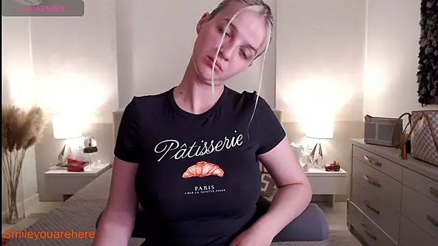 Smileyouarehere online show from April 7, 2026, 7:26 pm