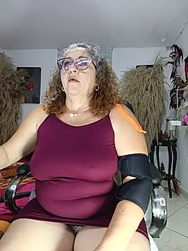 evelin hott online show from May 28, 2026, 1:35 am
