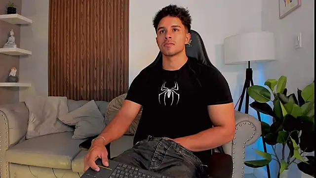 liam collins21 online show from September 10, 2025, 11:53 am