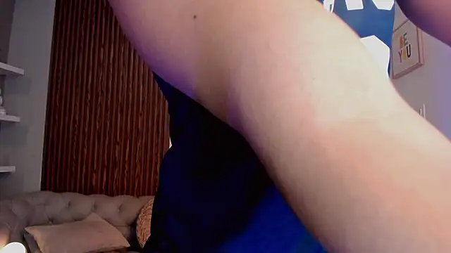 liam collins21 online show from September 19, 2025, 11:58 am