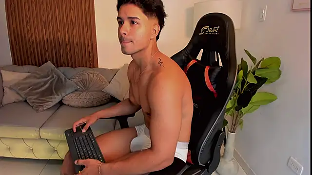 liam collins21 online show from September 12, 2025, 11:54 am