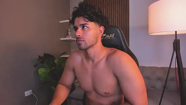 liam collins21 online show from April 13, 2026, 11:58 am