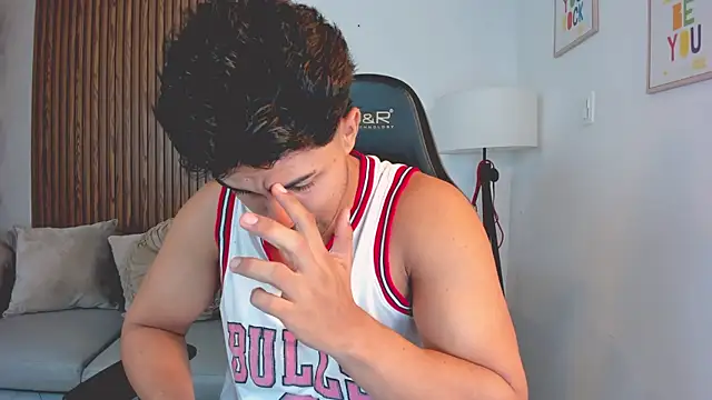 liam collins21 online show from October 28, 2025, 11:42 am