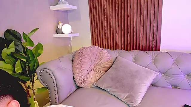 liam collins21 online show from November 16, 2025, 12:21 pm