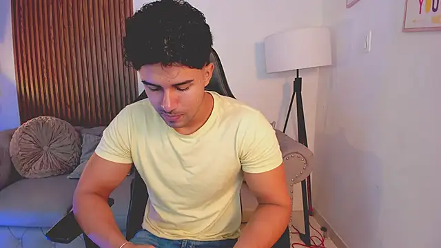 liam collins21 online show from October 26, 2025, 11:54 am