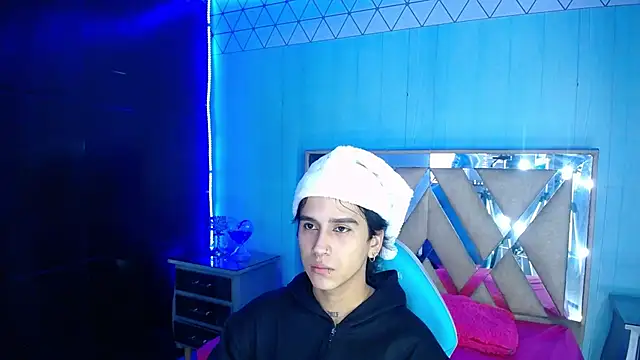 alex 477 online show from December 18, 2025, 11:25 am