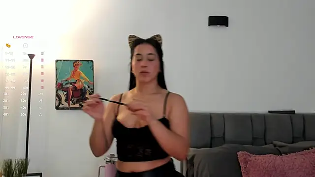 Gigi-bom online show from November 1, 2025, 1:23 am