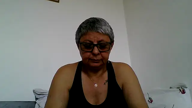 roseblak42 online show from May 25, 2026, 8:35 am
