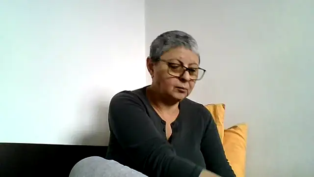 roseblak42 online show from December 19, 2025, 7:33 am