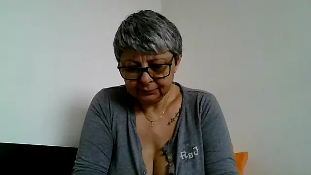 roseblak42 online show from March 29, 2026, 7:54 am