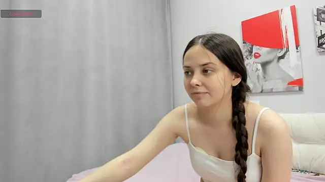 Tiny JuJu online show from May 18, 2026, 4:01 am