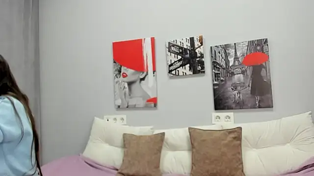 Tiny JuJu online show from April 9, 2026, 1:07 am