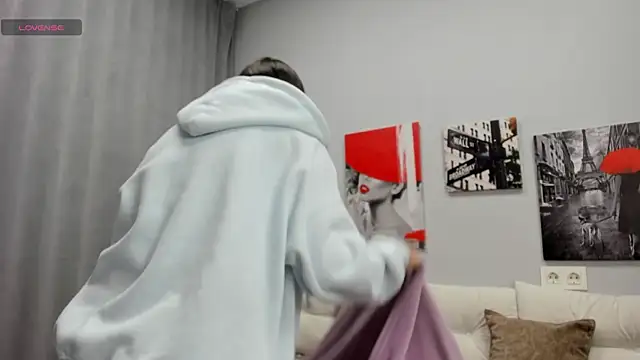 Tiny JuJu online show from May 15, 2026, 1:03 am