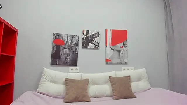 Tiny JuJu online show from November 14, 2025, 1:20 am