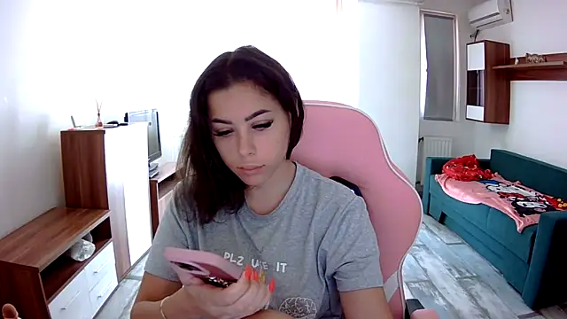 LovelyJulliette online show from September 15, 2025, 12:38 pm