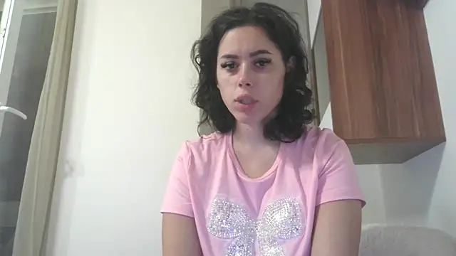 LovelyJulliette online show from October 5, 2025, 4:31 pm