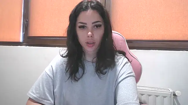 LovelyJulliette online show from July 19, 2026, 10:56 am