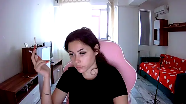 LovelyJulliette online show from September 24, 2025, 2:23 pm