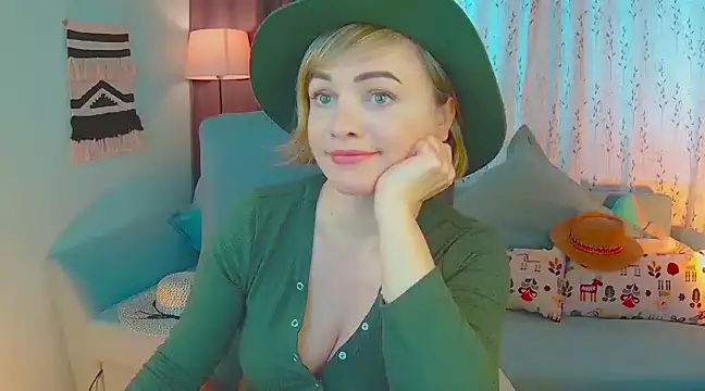 NandiSmile online show from March 18, 2025, 8:17 am