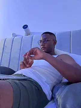 Snapshot of Arwens_bell08 chatting on January 12, 2025, 1:21 am Arwens bell08 online show from January 12, 2025, 1:21 am