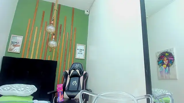 SofiaSexy  online show from December 2, 2025, 4:14 am