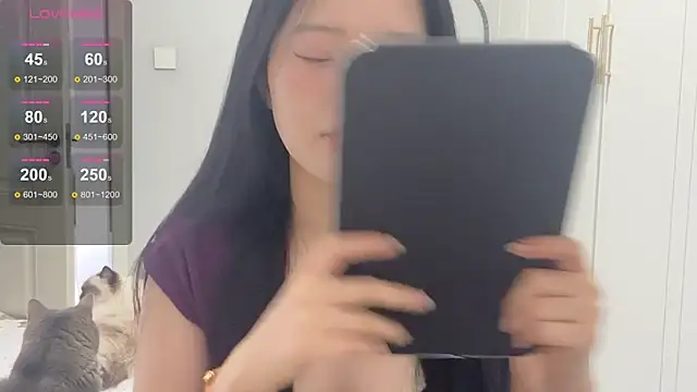 rose-u online show from October 28, 2025, 1:28 am