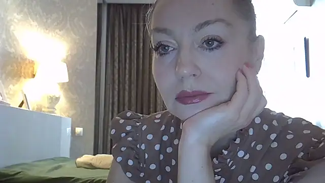 ZarinaSwift online show from March 25, 2026, 4:45 am