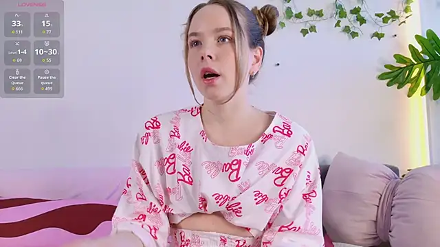 milly shy online show from April 10, 2026, 6:53 am