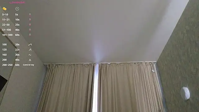 LaraSkinny online show from December 18, 2025, 3:11 am