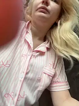 AmmyHot online show from March 12, 2026, 3:12 am