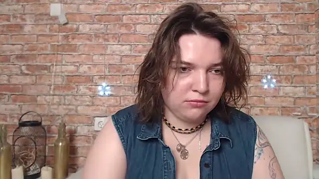 Amelia Kiss  online show from March 20, 2025, 12:51 am