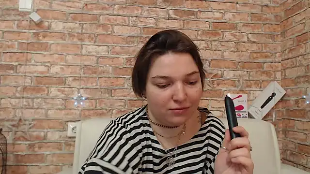 Amelia Kiss  online show from March 28, 2026, 1:17 am