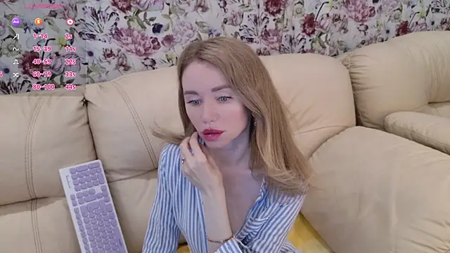 Snapshot of Bambixxxbaby chatting on March 4, 2025, 4:49 am Bambixxxbaby online show from March 4, 2025, 4:49 am