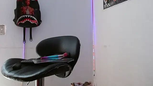 Snapshot of king__Black chatting on April 12, 2026, 4:21 pm king Black online show from April 12, 2026, 4:21 pm