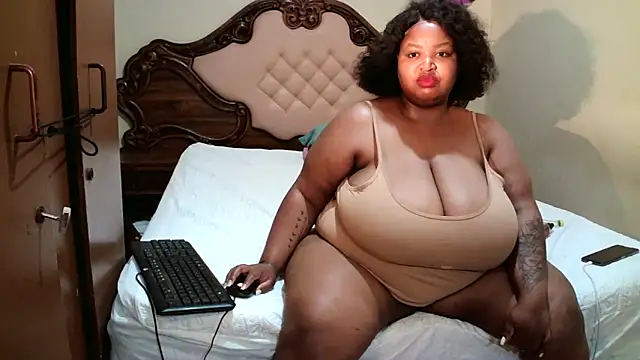 Snapshot of HOTBIGMELONSxx chatting on October 16, 2025, 6:49 pm HOTBIGMELONSxx online show from October 16, 2025, 6:49 pm