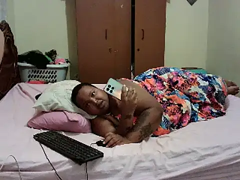 Snapshot of HOTBIGMELONSxx chatting on February 22, 2025, 8:42 pm HOTBIGMELONSxx online show from February 22, 2025, 8:42 pm