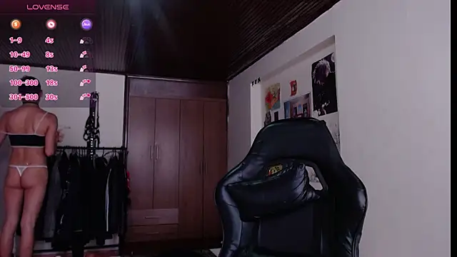 Amahd696 online show from April 13, 2026, 5:06 pm